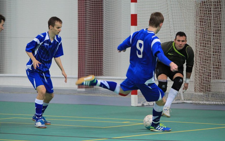 futsal players prefer performing in football leagues