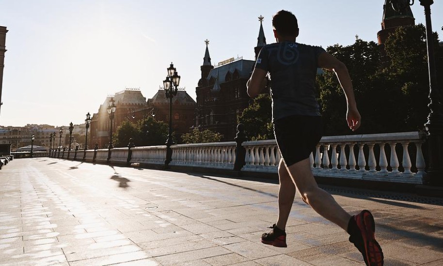 wear underwear with running shorts